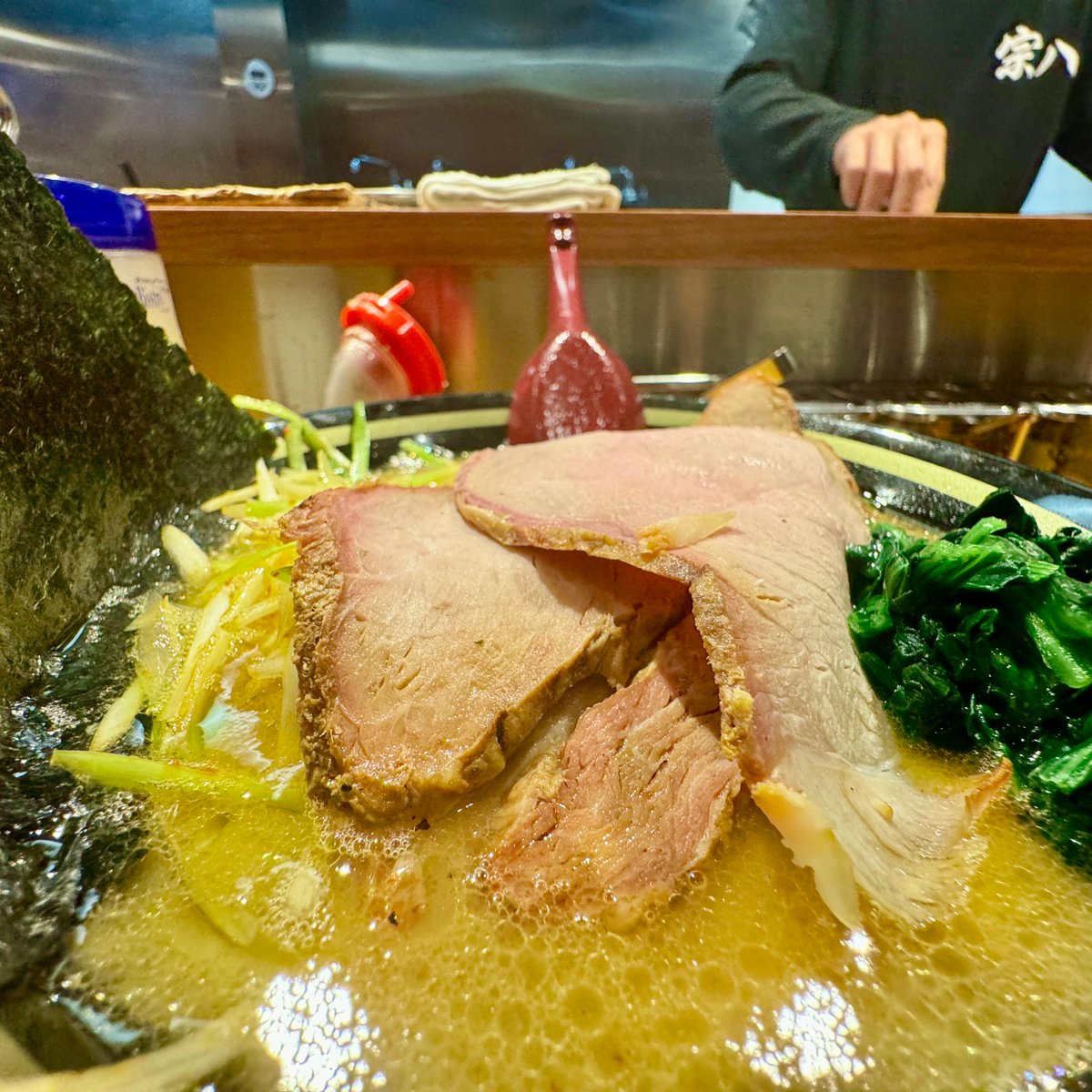 5u8_z3r0's tweet photo. #ramen #ラーメン
#宗八 #Munehachi
#家系 #iekei #横浜家系
#ネギチャーシューメン #NegiChasyuMen
#チャーシュー #叉焼 #Chasyu #grilledpork #Roastedpork
#ネギ #negi #scallion #springonion
#王道家
#Japan #日本
#千葉県 #Chibaken
#柏市 #柏 #Kashiwa
#ivvaDOTinfo #ivva https://t.co/YsKY104sKP