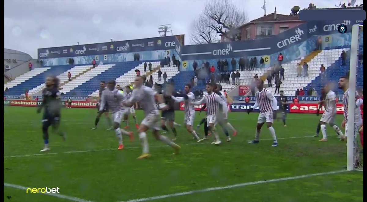 markafutbol_com's tweet photo. KASIMPAŞA 3-0 HATAYSPOR
⏱️MAÇ SONUCU
🔥#Kasımpaşa, Süper Ligin 21. Haftasında #Hatayspor'u 3-0 yendi. #KASvHTY
**GOLLER ***
⚽ 73 #Winck
⚽ 78 #NunoDaCosta
⚽ 89 #Fall
💥#Paşa puanı 29'a yükseltirken, #Hatay 21 puanda kaldı. https://t.co/C1qXK5KFKO
