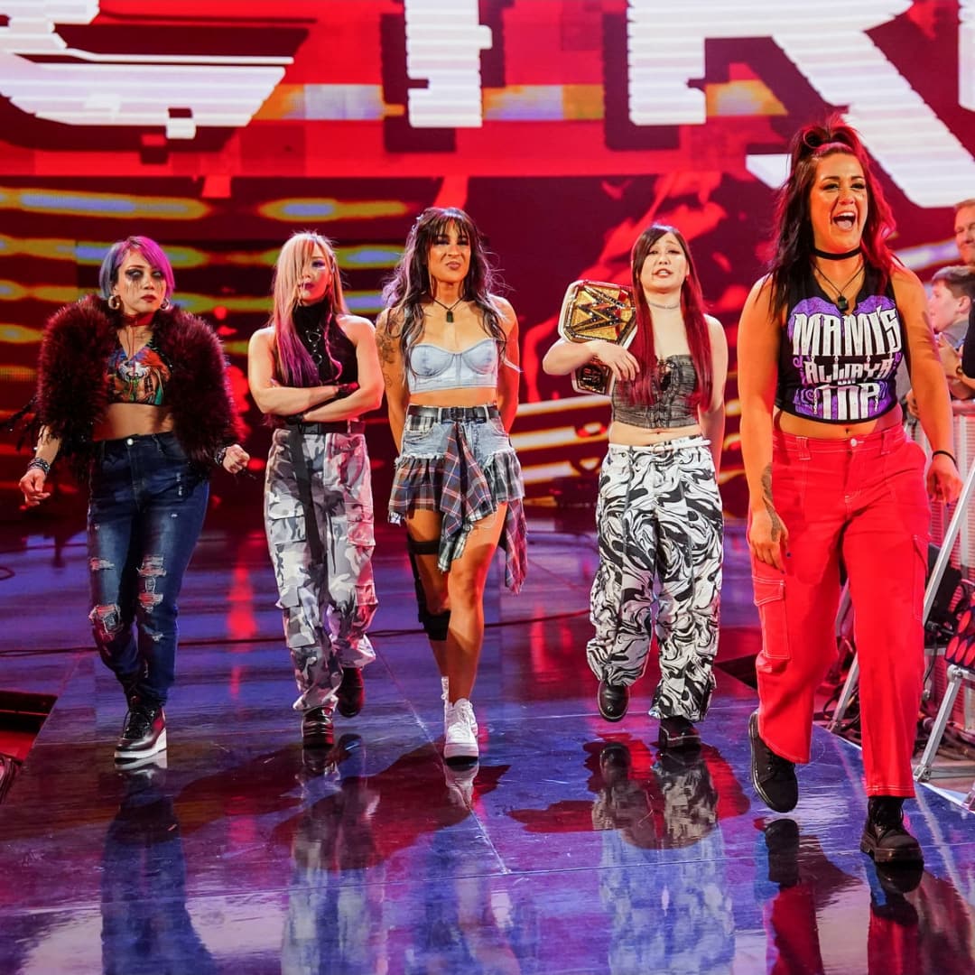 smackdown entrance #wwe #wwewomenschampion #wwenxt #femalewrestler #nxtwomenstagteamchampions #ioshirai #iyosky #damagecontrol #damagectrl #wwewomenstagteamchampions #nxtwomenschampion #msmoneyinthebank #bayleywwe #dakotakai #kairihojo #kairisane #kabukiwarriors #asukawwe