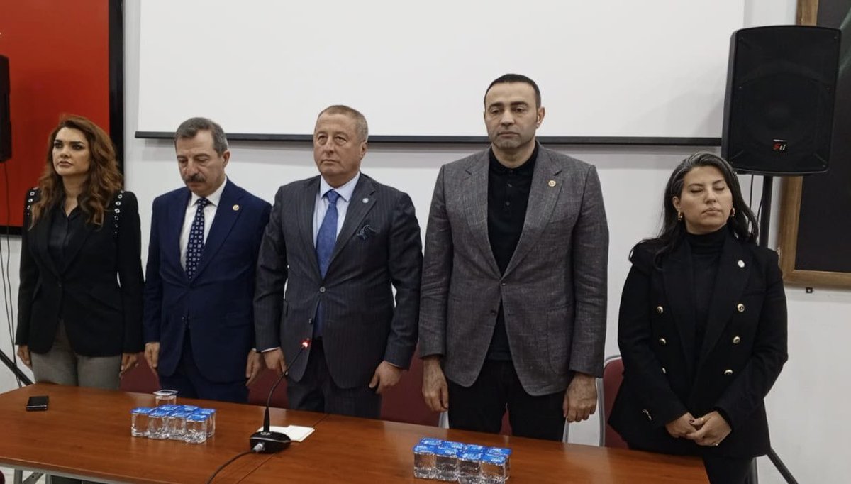 Burdur Genişletilmiş İl Divan Toplantımızı Genel Bşk. Yrd. <a href="/_hakanolgun/">Av. Hakan Şeref OLGUN</a>, Antalya Mv. <a href="/AykutKaya07/">Aykut Kaya</a>, GİK Üyemiz <a href="/kurtaysenkurt/">Ayşen Kurt</a>, Teşkilat Koordinatörümüz <a href="/avHCYilmaz/">Hatice Ceren Yılmaz</a> ve teşkilat mensuplarımızın yoğun katılımıyla gerçekleştirdik.