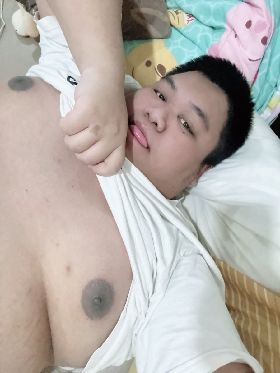 nuttaphat35's tweet photo. วันนี้ร้อนจังเลยนะฮะ🤣🤣🤣 https://t.co/pcPXgaRY3c