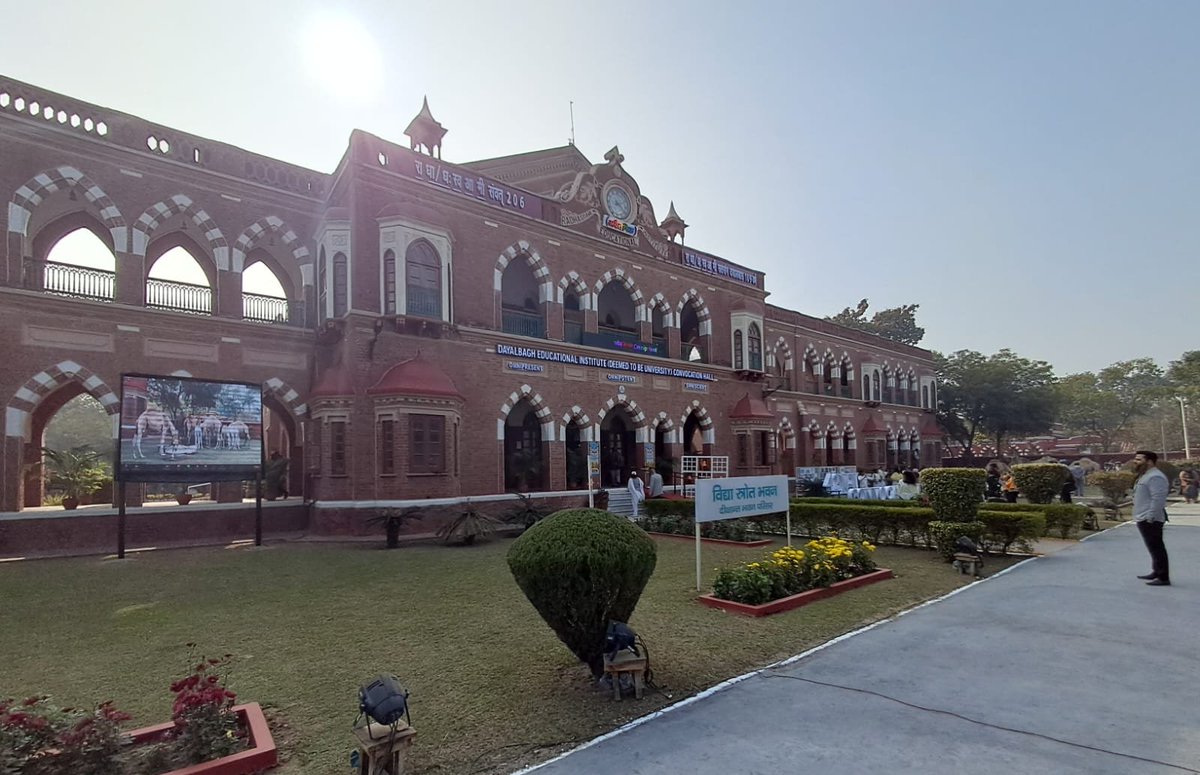 Poonam_Chum's tweet photo. Ever imagined camels being part of University convocation!Yes,it happened today. Herd of 12 camels recently acquired by RSS Gaushala became part of 42nd Convocation ceremony at #DEI #Dayalbagh testimony of its firm commitment towards enhancing human🐪bond.
@UN
#IYC
#GlobalGoals https://t.co/4rRIazi1vd