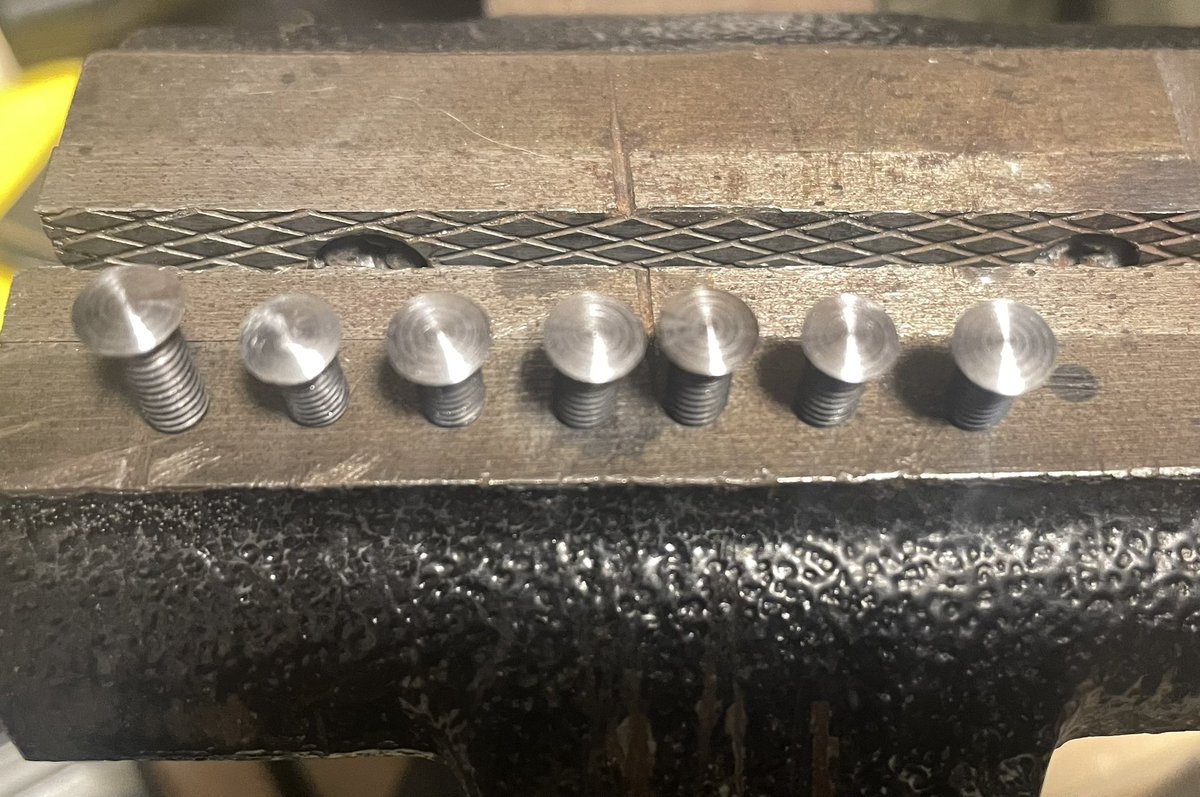 cobra6221's tweet photo. M60廃棄品ハンドガードリビルトチャレンジ
「嫁の居ぬ間になんとやら」っと言うことでリベット風ビス好きを見て加工完了しました♪
#M60
#BMINDUSTRY https://t.co/zu1Avk9MzZ