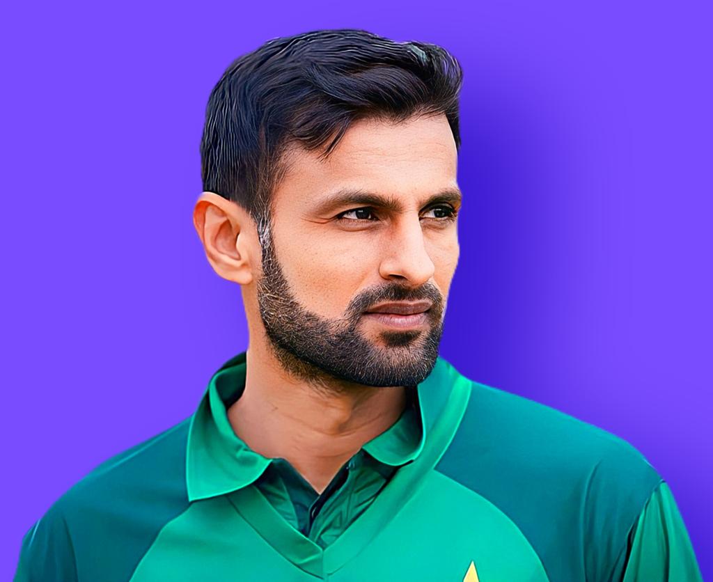 #ShoaibMalik joins Chris Gayle as the only batsman to score 13,000 runs in T20