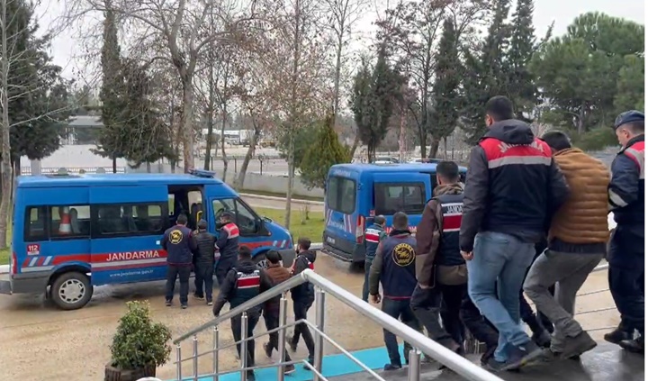 Organize hırsızlık şebekesi çökertildi: 8 tutuklama gaziantepsoz.com/organize-hirsi… <a href="/27GaziantepSoz/">Gaziantep Söz Gazetesi</a> aracılığıyla #Gaziantep #SonDakika #operasyon