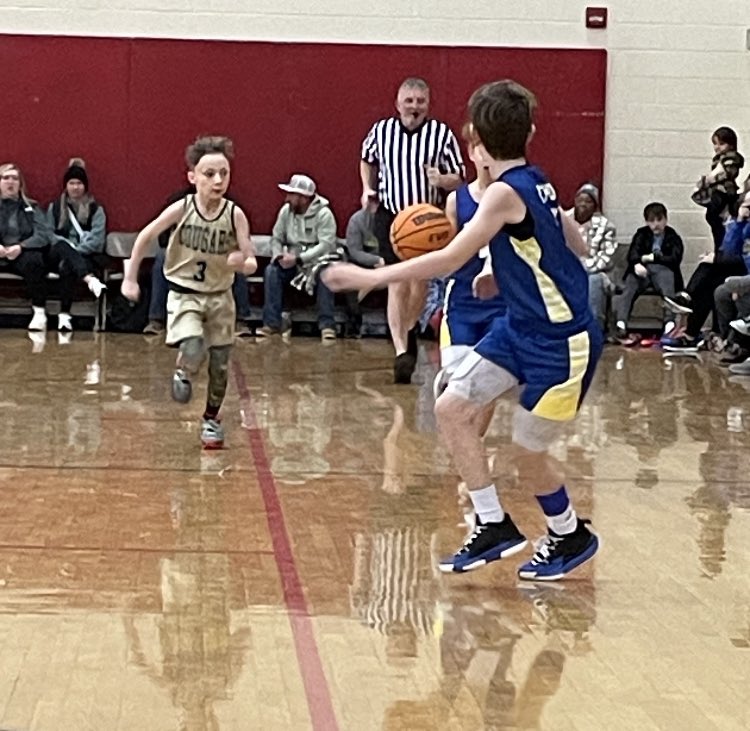 FoothillsFury1's tweet photo. Fury 4th grade with a 36-6 win over Patrick County to start their day up in Floyd #futurehounds #family https://t.co/olsGjcUqM0