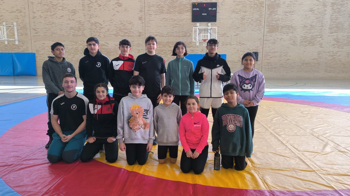 Está mañana l@s más jóvenes del club han participado en la 2° jornada de los juegos deportivos de lucha olímpica que se ha celebrado en Mendillorri. 
.
.
#wrestlingburlada #kids