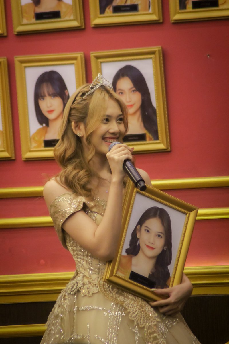Margarethaaura's tweet photo. [200124] Happy Graduation 💛
 @Y_ChikaJKT48 #WeAchievedVictory https://t.co/jyor8uq0jl