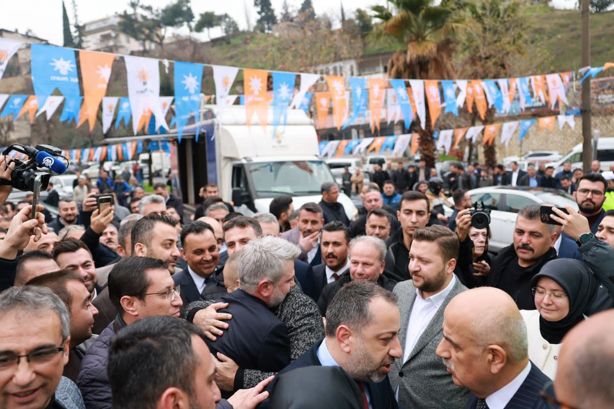 eskigunharun's tweet photo. Büyükşehir Belediye Başkan Adayımız Sayın @firatgorgel Başkanımızı Kahraman Şehrimizde karşılamanın ve bu güzel güne tanıklık etmenin mutluluğunu yaşıyorum.

Rabbim yolunu açık eylesin Başkanım.
#HazırızKararlıyız https://t.co/IgV77dwKCH