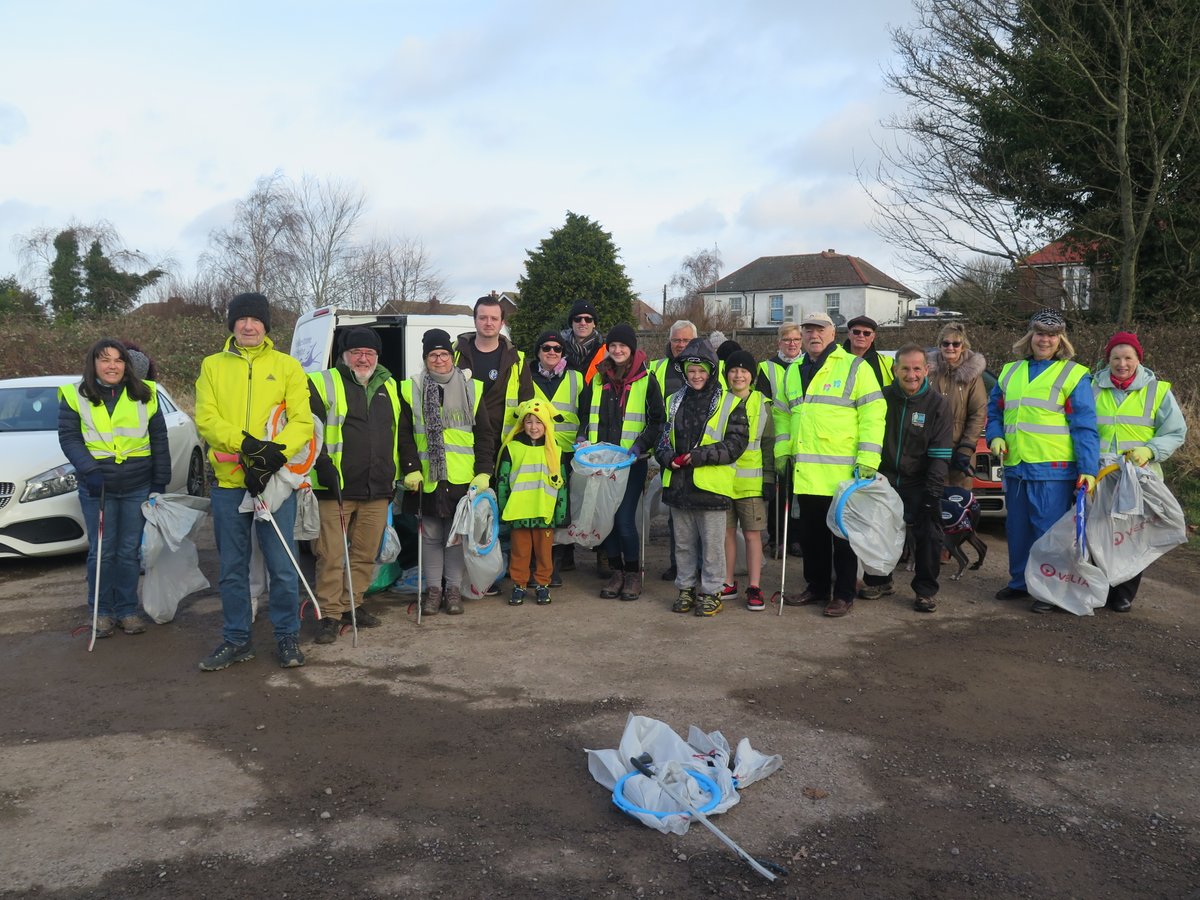 susanjcarey's tweet photo. It's the third Saturday of the month which means it's the Community Litterpick in #Hawkinge. A good turnout today despite the cold (I wore 5 layers!). My haul today included a spade. a wire shopping basket and a chair seat. @KeepBritainTidy #KeepKentClean https://t.co/xvszi7pwjg