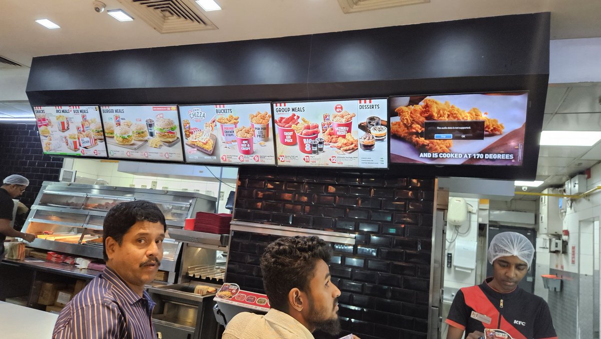 alienhuman_o's tweet photo. @kfc @KFC_India Ashok Nagar - Chennai branch. Pls improvise your tills and staffs and toilets. The worst experience ever with this KFC. https://t.co/uNqyiAKsnu