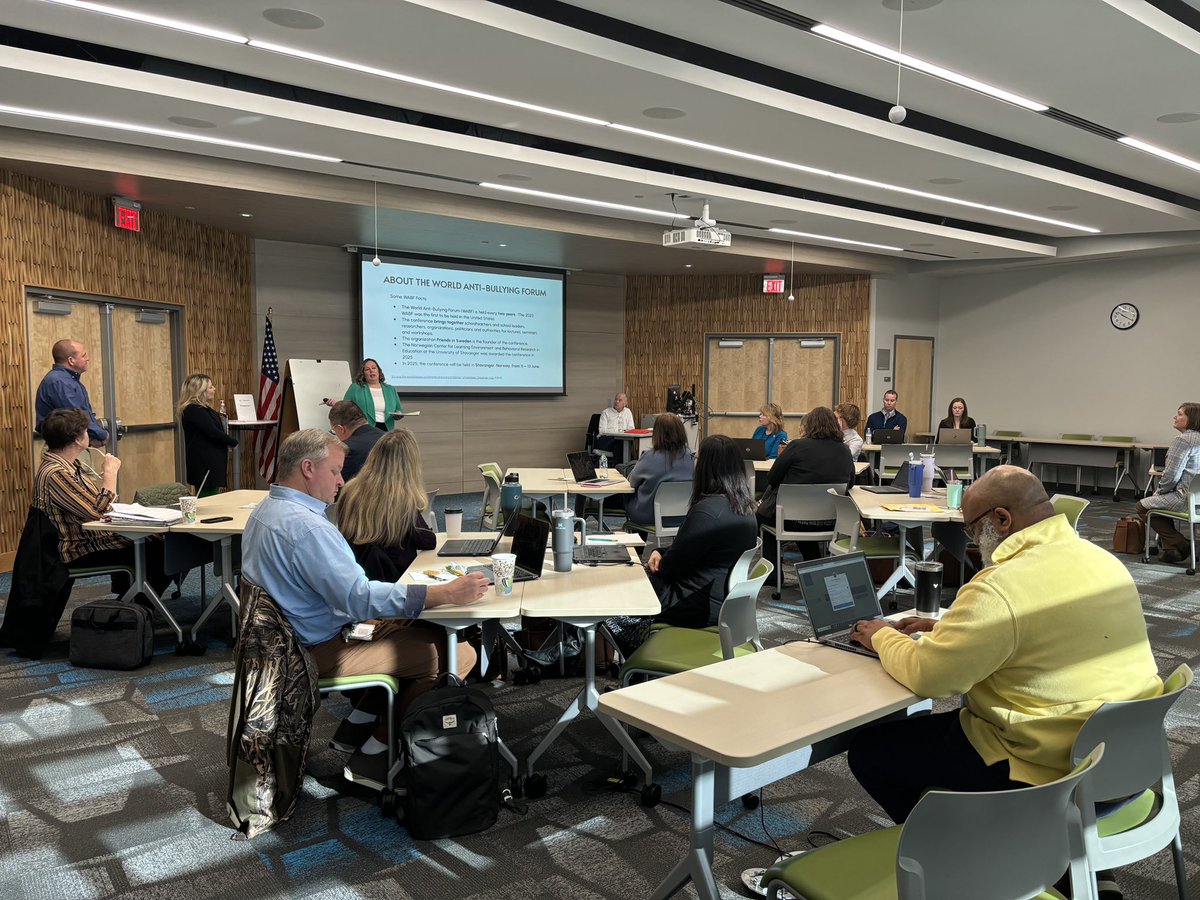 Steve_Basnight's tweet photo. Fantastic @Daretolearn_DCS professional learning sessions the past week. District & building leaders discussed budget process, MTSS, SLD, reflected on becoming “A” schools, & great staff presentations from World Anti-bullying Conference.
#DareToLearn
#TargetedPurposefulSpecific https://t.co/Ih0kpZc6T3