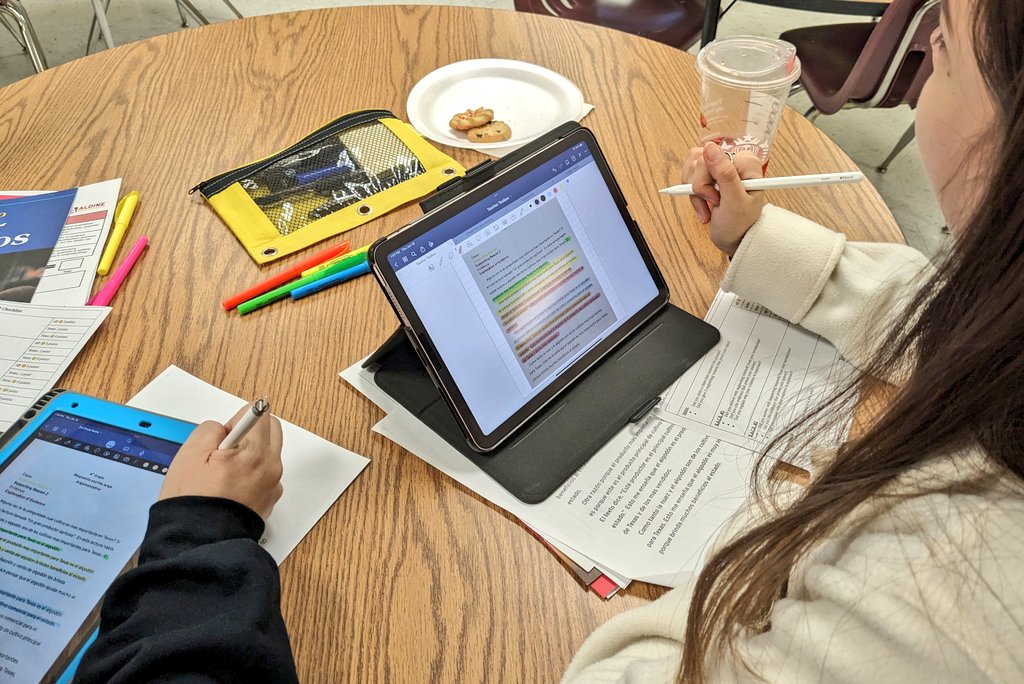 emytomita's tweet image. Thank you @HarrisES_AISD for hosting @BenchmarkEdu Grade 3-5 Labsite for your 3rd grade OWDL teachers on Thursday. We used #AdobeExpress in #Classlink to color code the article to notice the text structure pattern. #technologyIntegration Sessions catered to teachers' needs.