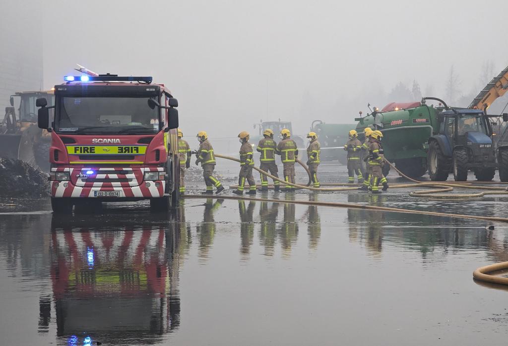 DubFireBrigade's tweet photo. #Cappagh Road
We've made good progress at the recycling centre fire. Smoke is still affecting visibility on nearby roads and the response has been scaled back to four fire engines.
We've had great assistance from @dubairportfire @esbnetworks and @GasNetIrl https://t.co/dDZ2BpBKTB