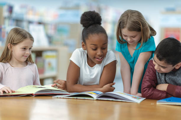 jhonatanalmada's tweet photo. A importância do ato de ler

Saíram os resultados do Estudo Internacional de Progresso em Leitura (PIRLS - Progress in International Reading Literacy Study).

Letramento em Leitura para o PIRLS é "a habilidade de entender e utilizar as formas da linguagem escrita exigidas pela sociedade e/ou valorizadas pelo indivíduo".

Essa avaliação das habilidades de leitura +