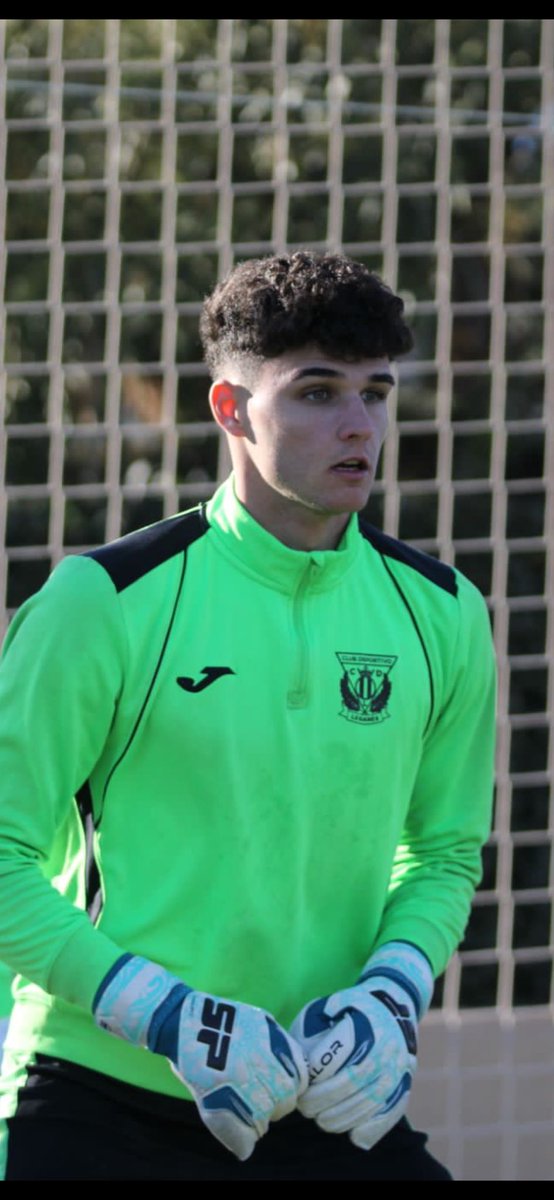 Concentrado, trabajando para el próximo partido Torrejón Leganés B El esfuerzo conduce al éxito @CanteraPepinera @C.D. Leganés @javigarrid01 @Porteros @spfutbolES @MLMfootball