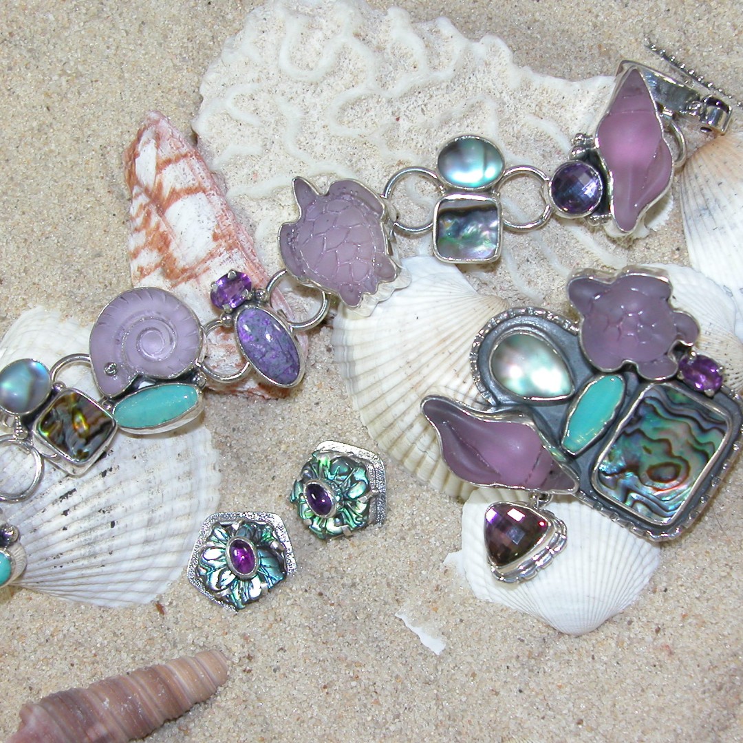 Amykahnrussell's tweet image. Let&apos;s plan that beach vaca together! Spring colors and sea shells with abalone! #colorcombinations #americasmartatl #abalone #seaturtle #seashells#beachjewelry #beachlife #andmore