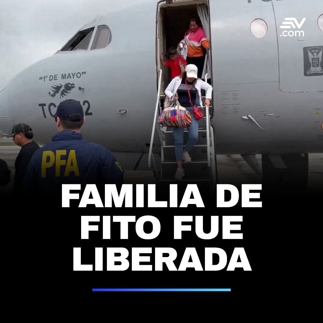 horizontelejan's tweet photo. A los de chanclas, pantaloneta y barrio pobre = palo, maquillaje y que canten "Rulay".

A la familia del capo = vuelo pagado, bocadillos, exámenes médicos y flete a la casa en vehículos blindados. 

😂😂😂 
La "guerra" https://t.co/UFSI11jN3D