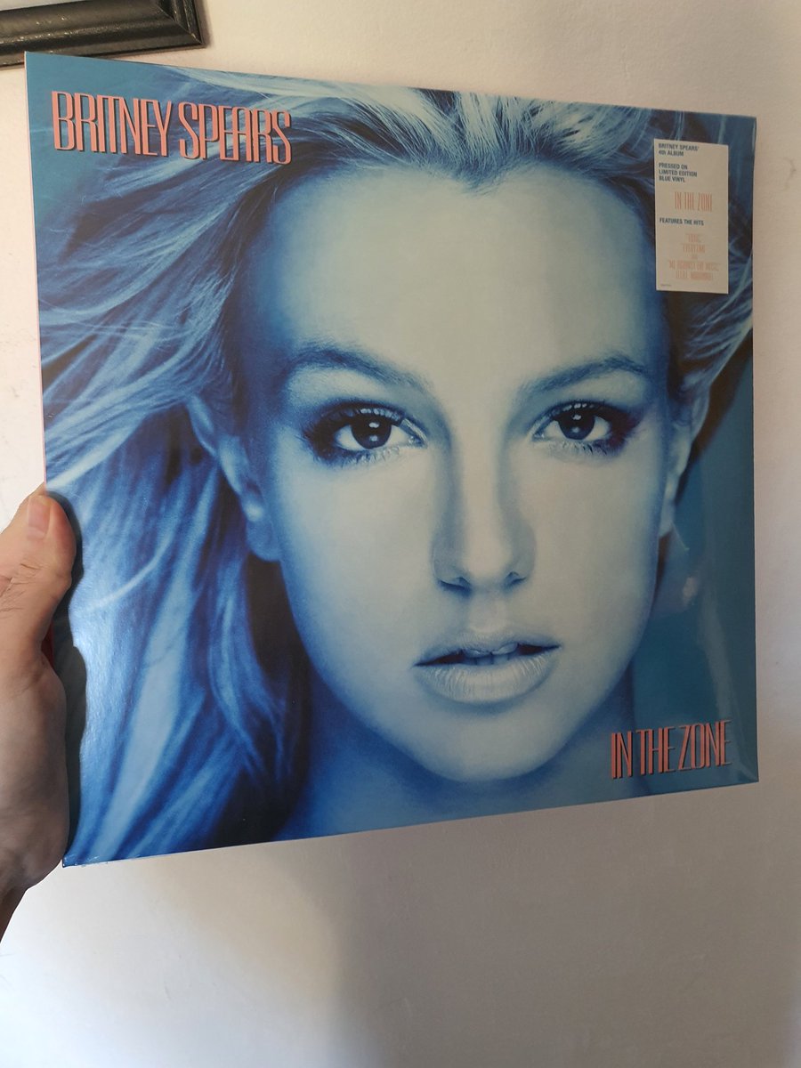 colectopia's tweet image. Se cumplen 20 años de TOXIC ☣️ 

La mejor era de BRITNEY 💿