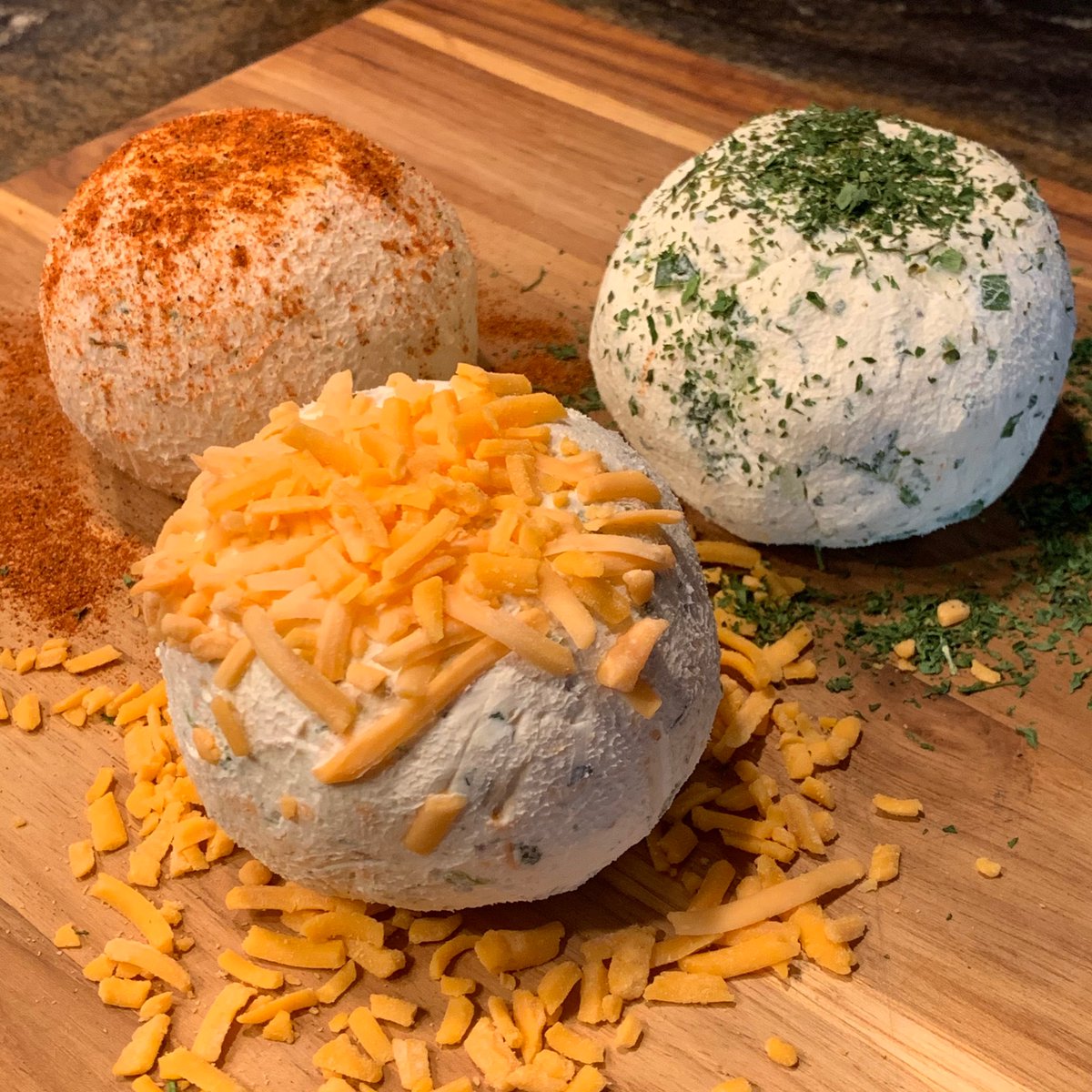SunripeFresh's tweet photo. 🧀 Celebrating National Cheese Lovers' Day with all the cheesy goodness from aged parmesan and fresh cheese curds to hand rolled cheeseballs and cheese bagels! 🧀 #CheeseLoversDay https://t.co/FvdGAVlPcg