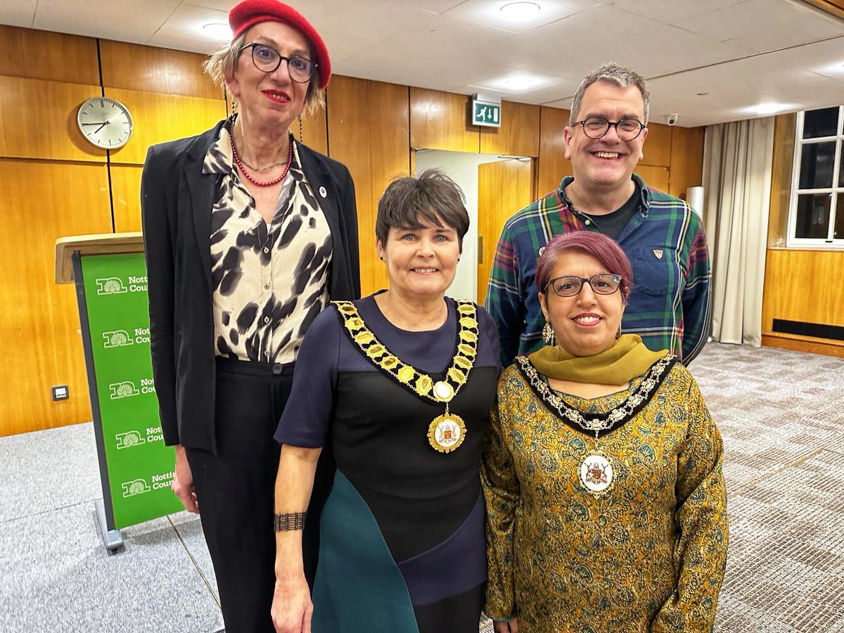 Our chair, Mala, and treasurer Richard, we’re on their best behaviour last night as they attended a civic reception at County Hall to mark our @KingsAwardVS win. We joined recipients of various King’s Awards from across the county. Well done to all 👑🏳️‍🌈