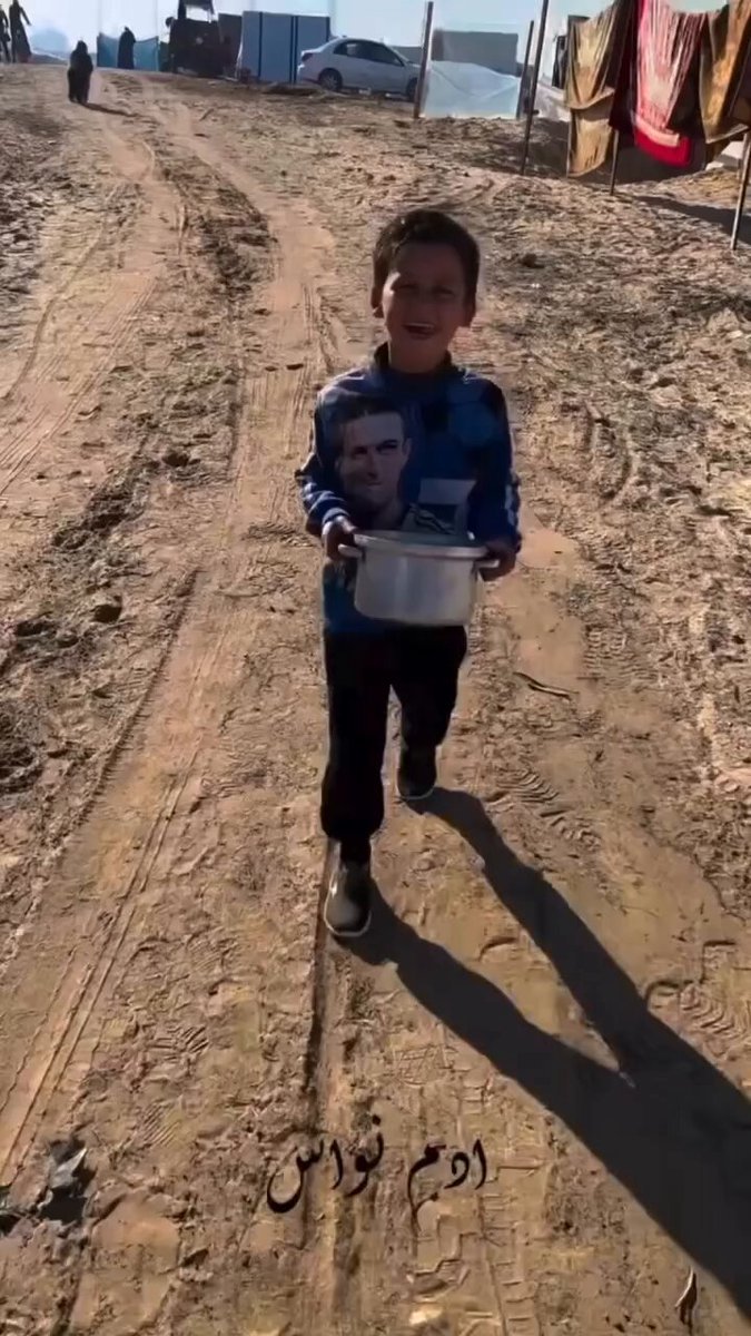 Timesofgaza's tweet photo. "I waited in line for nothing*

 A displaced boy waited in line for hours only to find out he won't be able to bring food back home to his starving family. https://t.co/PYeStQi8ZU