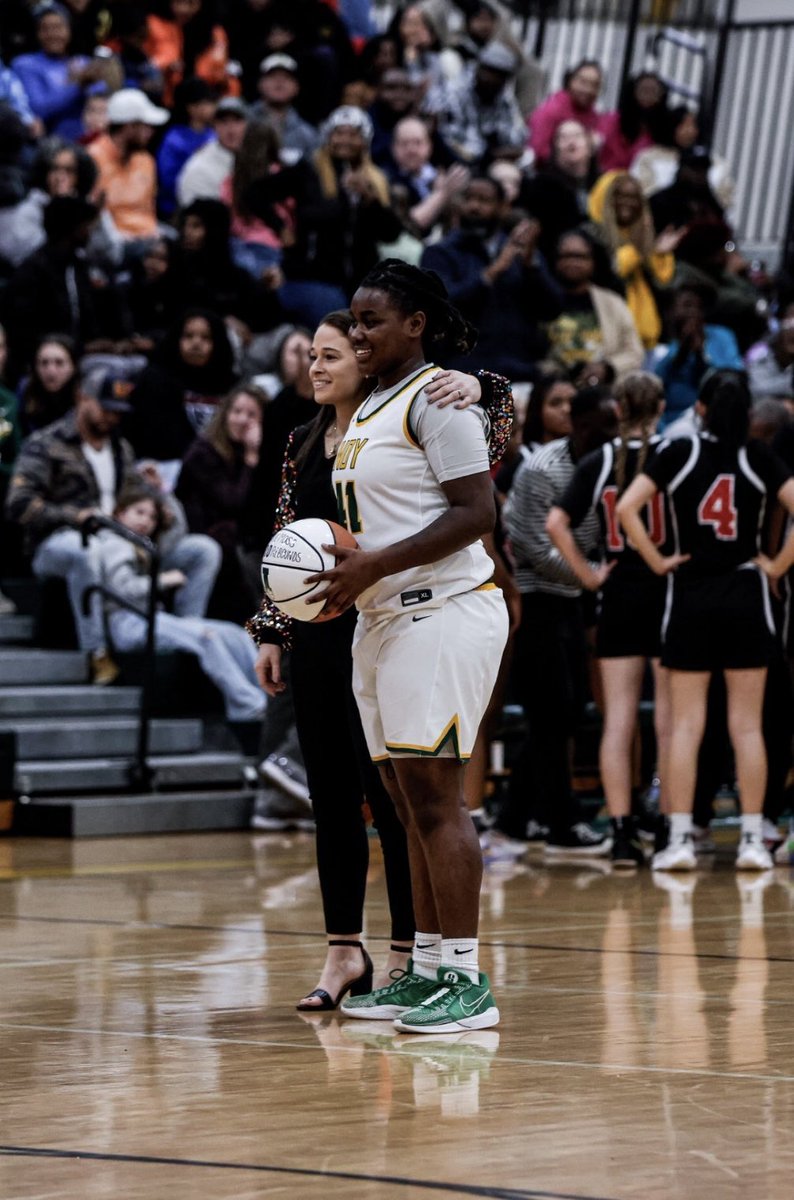 𝟱𝟬𝟬 𝗿𝗲𝗯𝗼𝘂𝗻𝗱𝘀 for senior Chloe Moss.

Chloe grabbed her 500th career rebound as a Lady Patriot in the 3rd quarter on January 19, 2024.