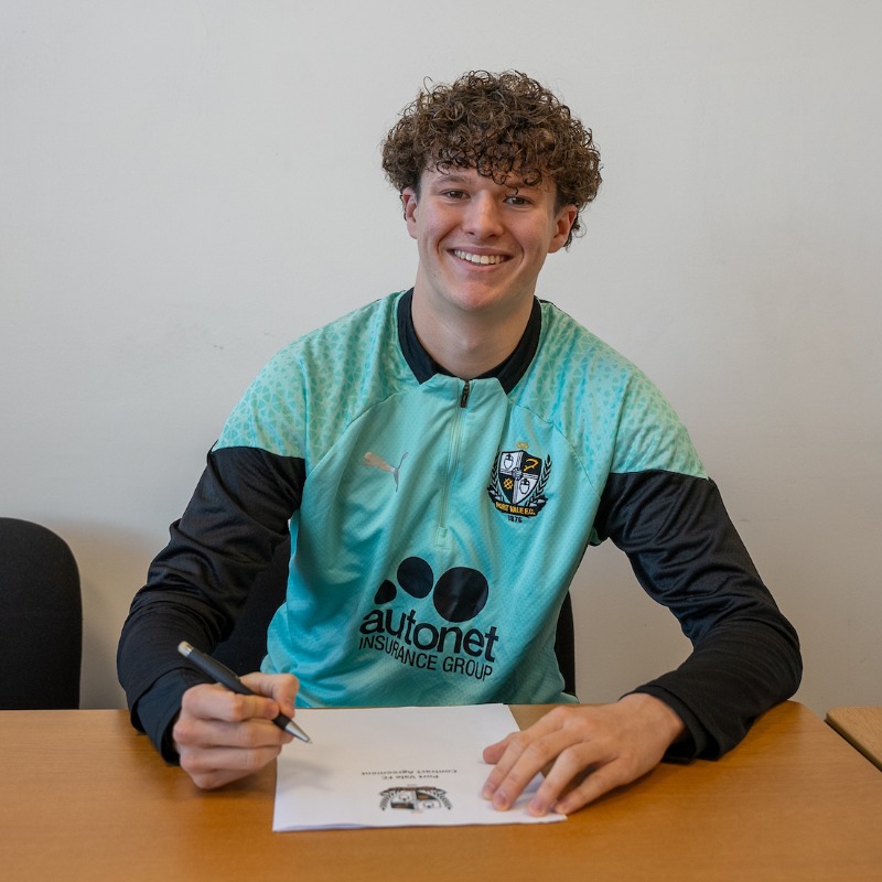 OfficialPVFC's tweet photo. Port Vale FC are delighted to announce that @PVFCAcademy graduate, Ben Lomax, has signed his first professional deal with the club!

The contract will see the 18-year-old defender remain with the Valiants until, at least, the summer of 2026.

#PVFC | #UTV