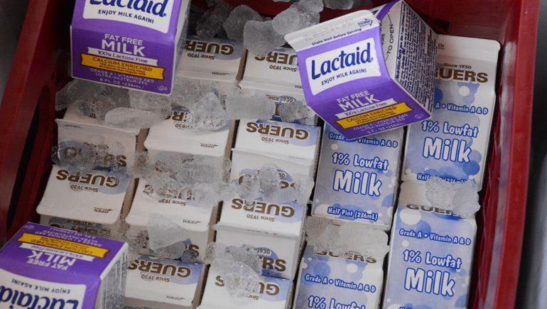 'Carton shortage may last through school year, but brandless packaging brings relief' - - #supplychain #news buff.ly/3vI2sUu