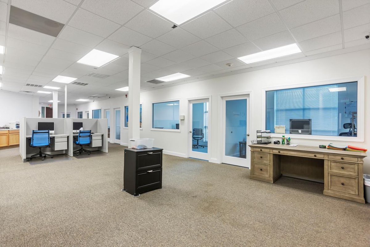 katiemooreteam's tweet photo. Just Listed! 1015 Ashes Dr Unit 100; Prime location &amp; premium class; position your business for success in this Class A office space!Approximately 2507 sq ft featuring 9 private offices, 1 executive suite, 2 entrances, kitchenette, receptionist area &amp; 4 cubicles 📲 910-297-3093 https://t.co/m7ljhuZVs5