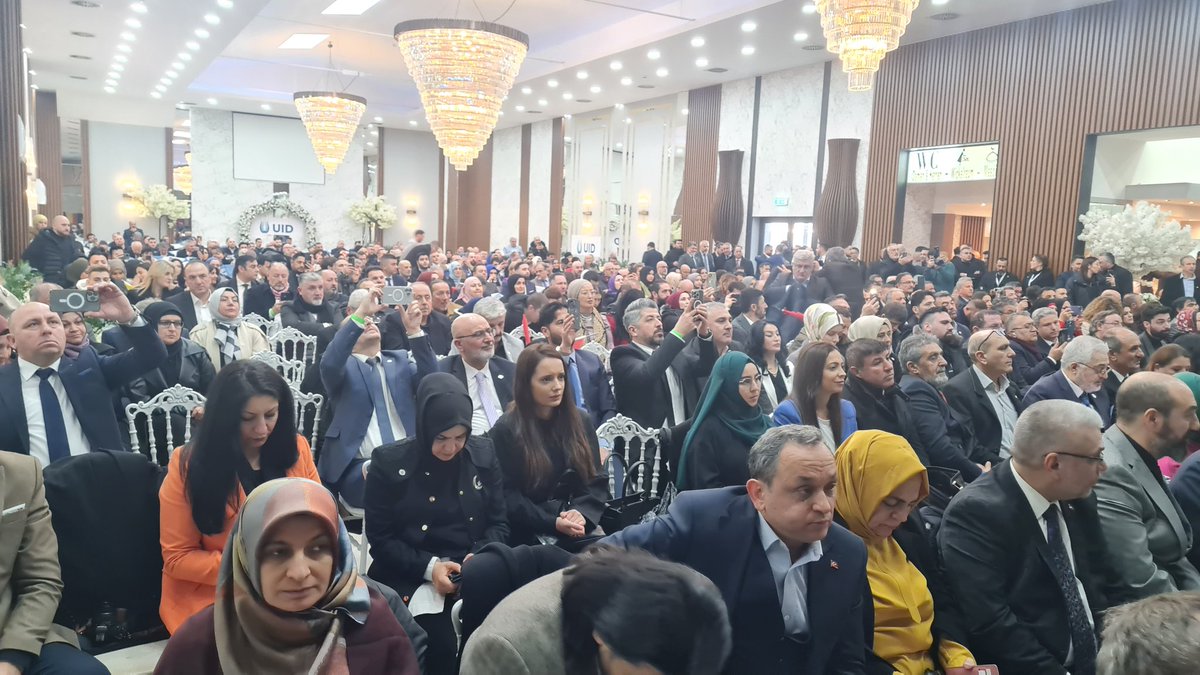 U_I_D's tweet photo. Uluslararası Demokratlar Birliği 8. Olağan Genel Kurulu Almanya'nın Langenfeld şehrinde büyük bir katılım ile gerçekleştirildi. 

Genel Kurulda yapılan seçimde #UID Genel Başkanlığına Kenan Aslan bey seçilmiştir. https://t.co/dDv401tdl0