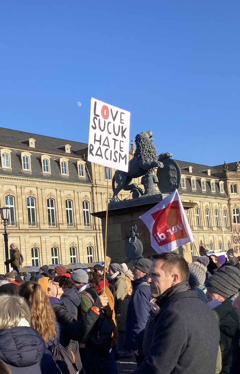 ❤️

#Stuttgart steht auf!