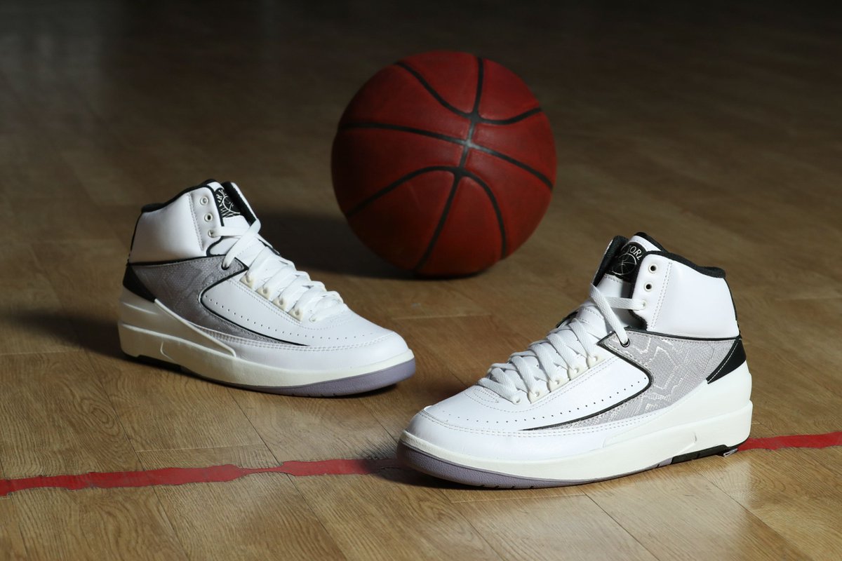 foot locker jordan 2