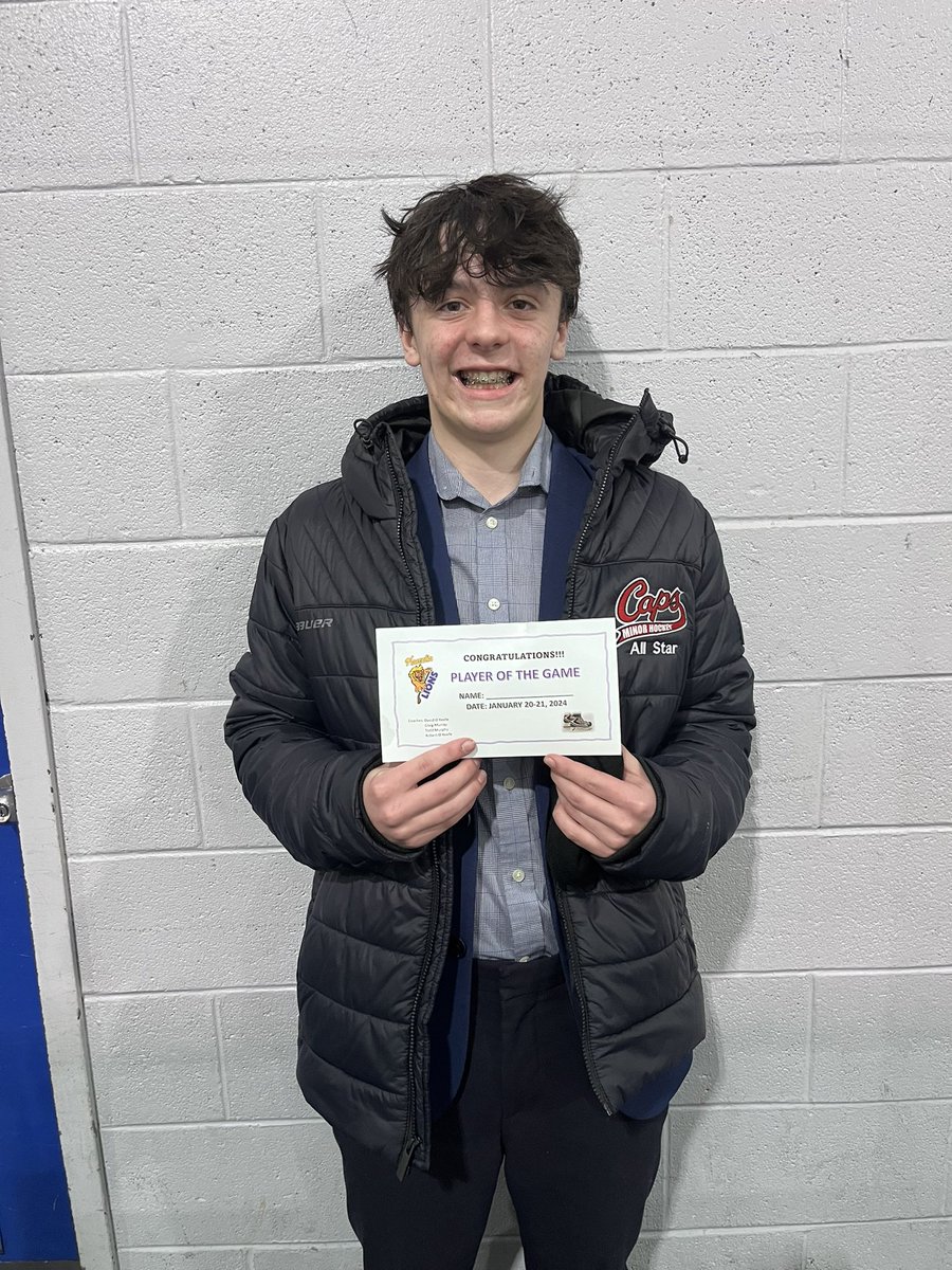 CU15b83384's tweet photo. With his drive to the net our very own #9 Evan Fleming got the well deserved player of the game! Way to go Evan! @DJHLnews @SJMHA  #Caps #U15B #Hockey #Allstar #DJHL #POG #Teamwork Go Caps Go! ❤️🖤❤️ https://t.co/3EGzKx9tlV