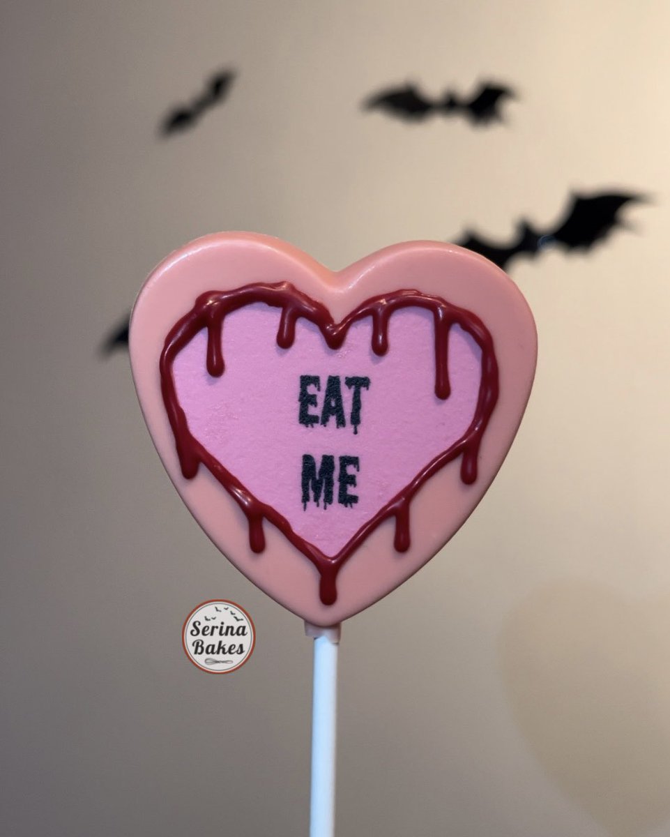 serinabakes's tweet photo. Eat Me! 🩷 Vegan Chocolate Valloween Lollipops will be available at all upcoming events! ❤️‍🔥
#serinabakes #baking #heartshaped #veganchocolate #valentines #horrorfan #chocolatelollipops #alternativebaker #valentinesday #horrorbaker #edinburgh #glasgow #halloweenlover #latinabaker https://t.co/oO32D5egL4
