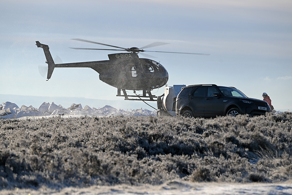 andyjonesfoto1's tweet photo. Hughes MD500D (G-BIOA) conducting under slung heli-ops over Houndkirk, Peak District - 17th Jan 2024.
@Rotorhead500 @AHhelicopters @moorsforfuture @peakdistrict #hughes500 #LittleGreenMachine #helicopter #rotor #avgeek #aviationphotography #Nikon #Z9 #peakdistrict https://t.co/1h7i5i76O3
