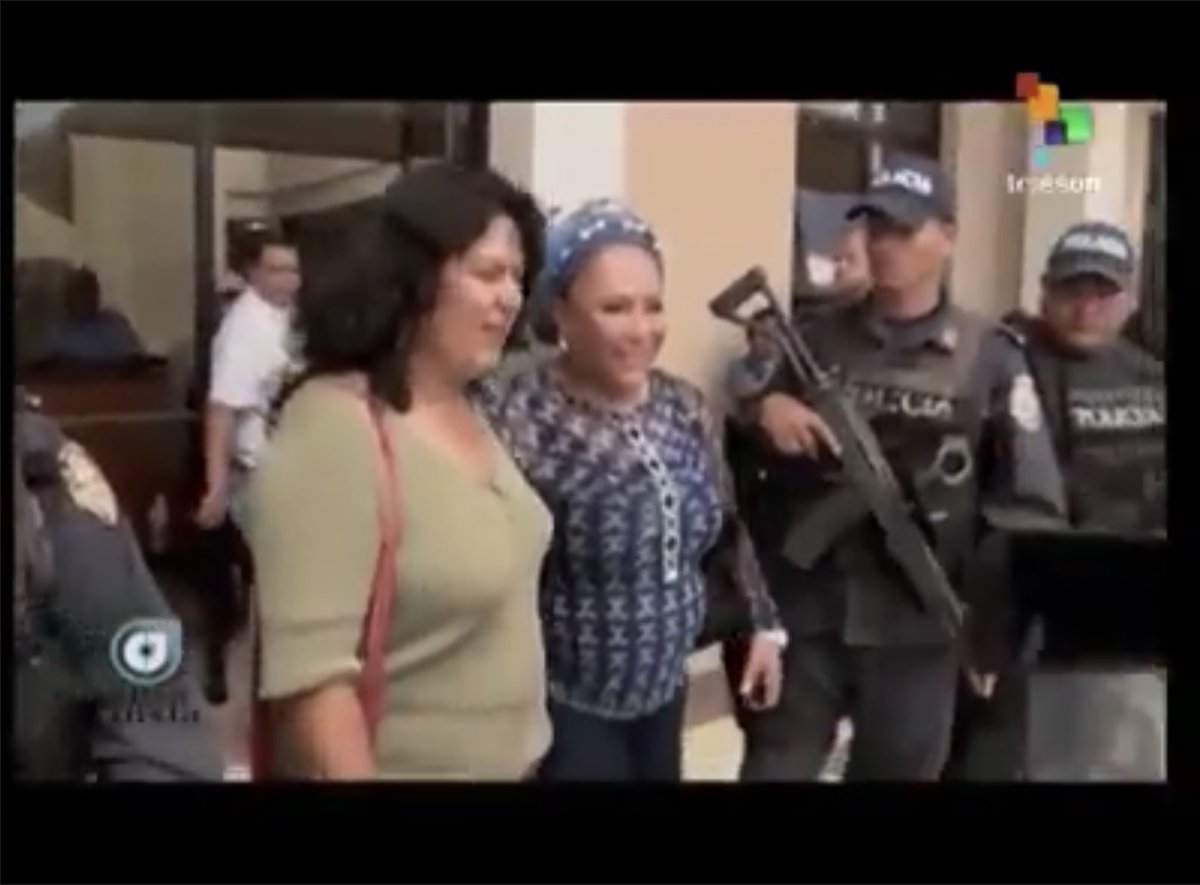 COPINHHONDURAS's tweet photo. El #COPINH lamenta el fallecimiento de la compañera, senadora colombiana #PiedadCórdoba. Mujer solidaria con el pueblo el lenca e incansable luchadora por la paz en #Colombia. 
Recordamos su solidaridad con la compañera #BertaCáceres en momentos de criminalización y persecución. https://t.co/bbP3D5eYJa