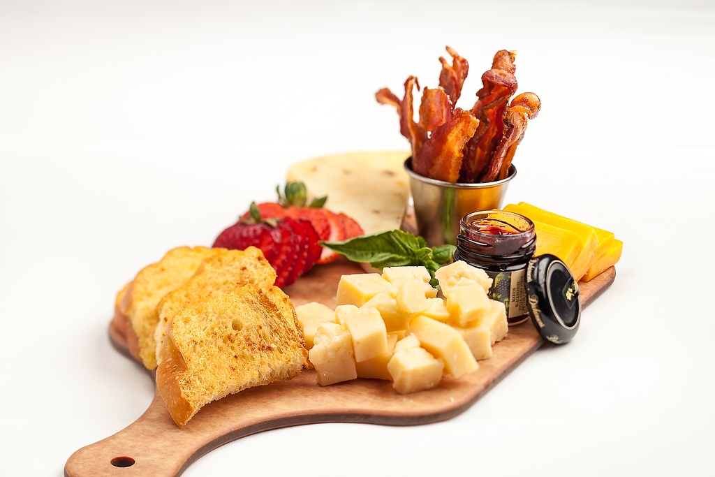 Hennings Cheese Board: The classy way to celebrate #NationalCheeseLoversDay.

Read more on the blog: ow.ly/Kcoy50Qnx7N