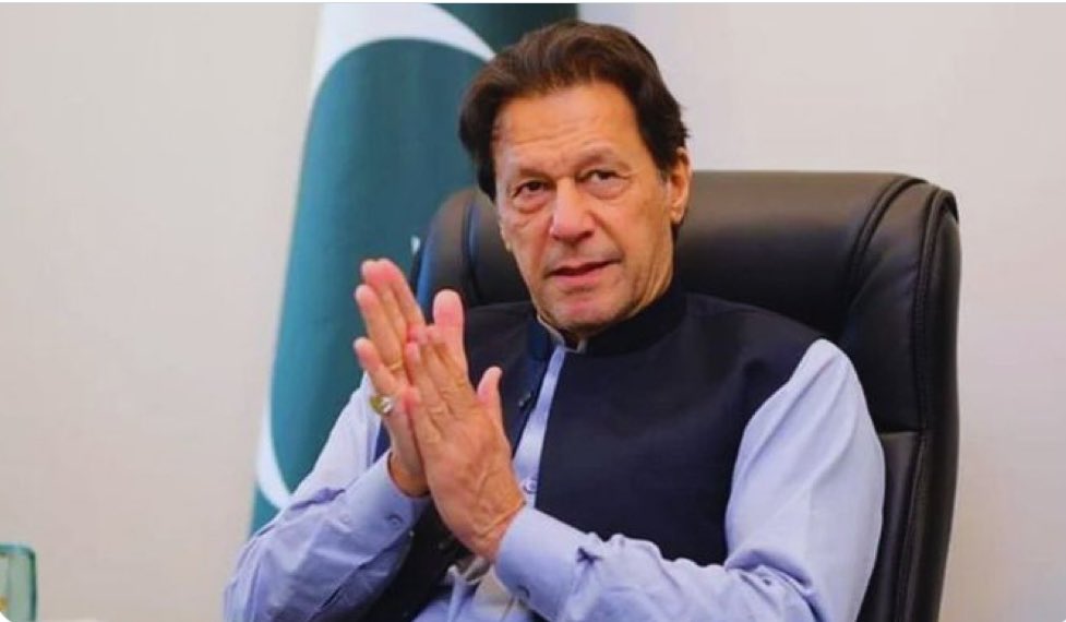 مانو یا نہ مانو

دن ہو کہ رات ہو

محبت ہو یا نفرت ہو

ذکر تم عمران خان کا ہی کرتے ہو

مانو یا نہ مانو

یہ دل سے نکلنے والا نہیں، کوشش کر کہ دیکھ لو

#JustAThought