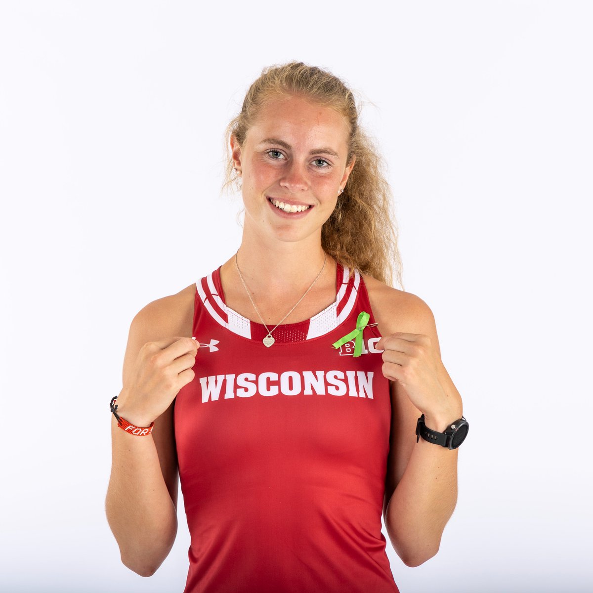 BadgerTrackXC's tweet photo. A season best and some personal bests in the women's mile get us started on day ✌️

2. Anna Schoesser - 5:04.35 SB
3. Ashley Peterson - 5:07.31 PR
5. Myra Stray - 5:09.10 PR
6. Megan Lee -  5:10.74 PR https://t.co/1sPpnFjXt8