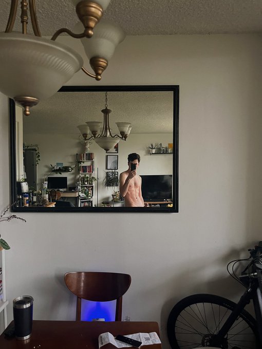 Do you think anyone on insta will notice? https://t.co/elJSxKJrI1