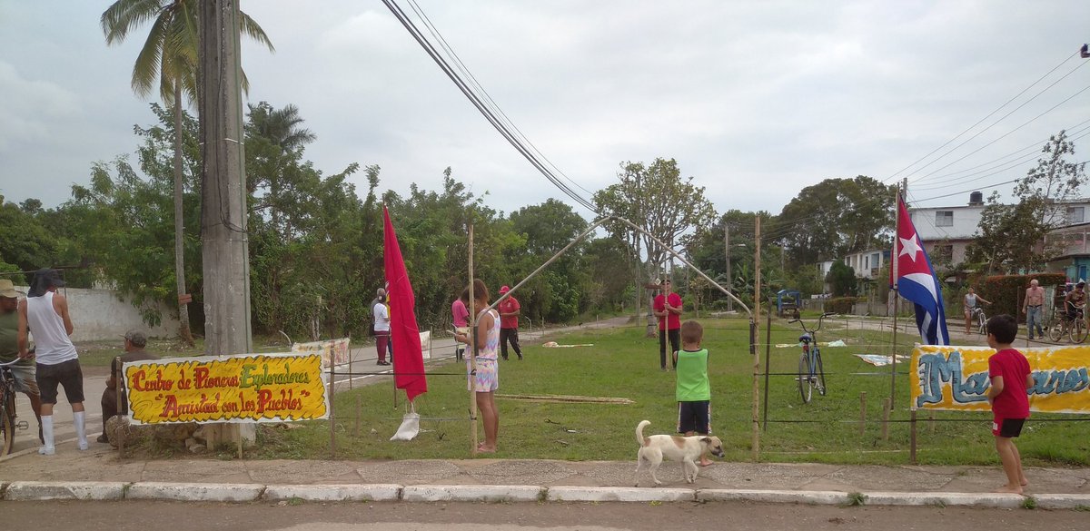 BTJIsla's tweet photo. El Centro de Pioneros Exploradores🏕️"Amistad con los Pueblos" se prepara para mañana domingo la presentación del Proyecto "Por una Infancia Felíz😄" en el Consejo Popular "Patria"🇨🇺 en vísperas del Natalicio 171 #JoséMartí. #60BTJ #17REJAC #MJM #SentirPinero #PorUn26EnEl24 #UJC https://t.co/8JLgdFe9T1