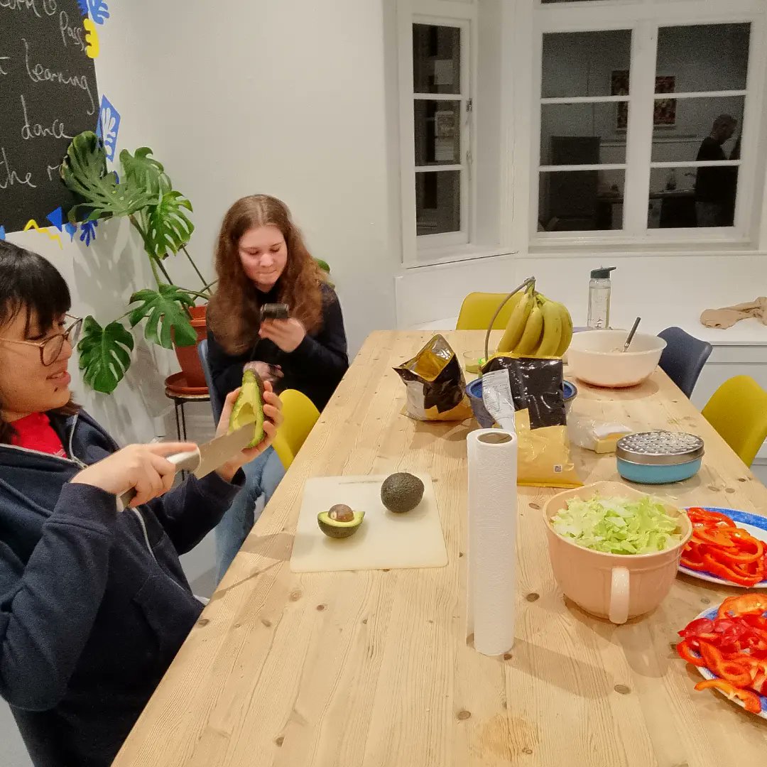 Fajitas night in Northdown!
Another student meal added to the cooking repertoire, uni life skills in development!
Next challenge sees a return to my youth, watch this space -Northdown and Stratton's Ready, Steady, Cook coming soon🤔😄