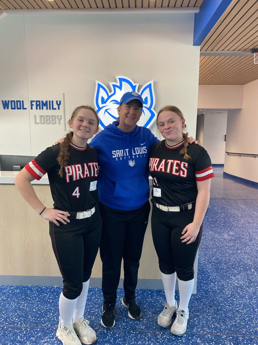 Paige_Deakin21's tweet photo. Thank you @CoachConnoyer and the rest of @SLUSoftball for an amazing camp today! I learned a lot of new skills that I can use in this upcoming season, and I loved getting more insight into your program! @SLPsoftball https://t.co/tgWs3DImKb