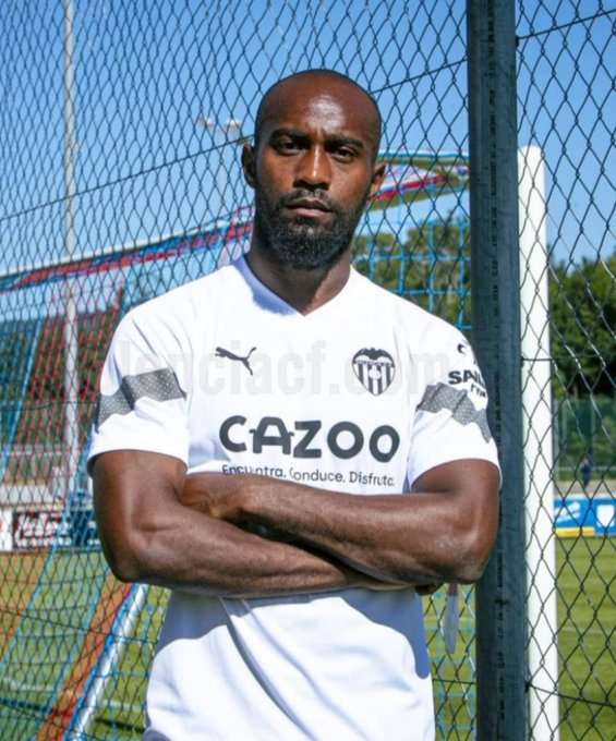 papigavi's tweet photo. habria que hablar del nivel de este hombre...

para mi ha superado a nivel tactico/tecnico y futbolistico a nombres como

Javier Zanetti
Lilian Thuram
Gary Neville
Philipp Lahm
Djalma Santos
Cafú
Briegel
Carlos Alberto

simple y llanamente Dimitri Foulquier 🎩 https://t.co/R370vqvmBj