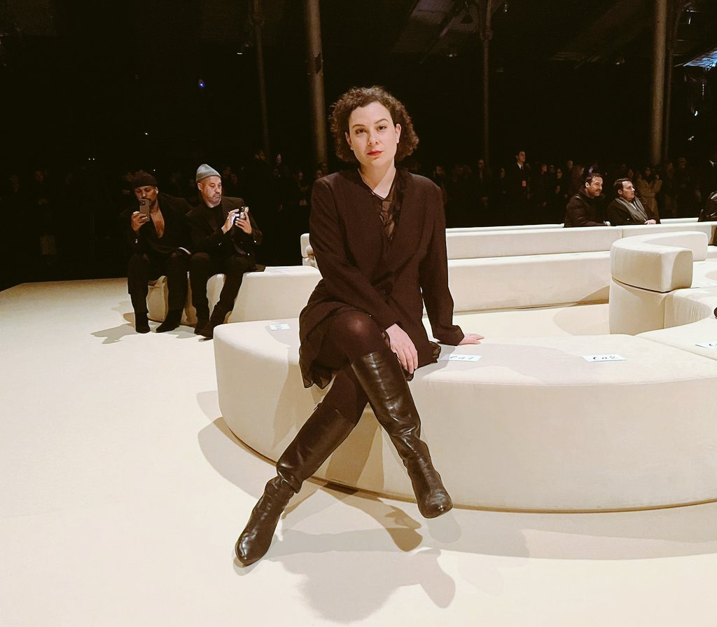 daphnerousseau's tweet photo. Balmain ready. #AFP
📸 @alainjocard
#ParisFashionWeek2024 #mode #balmain #rousteing https://t.co/5HGg7hEeup