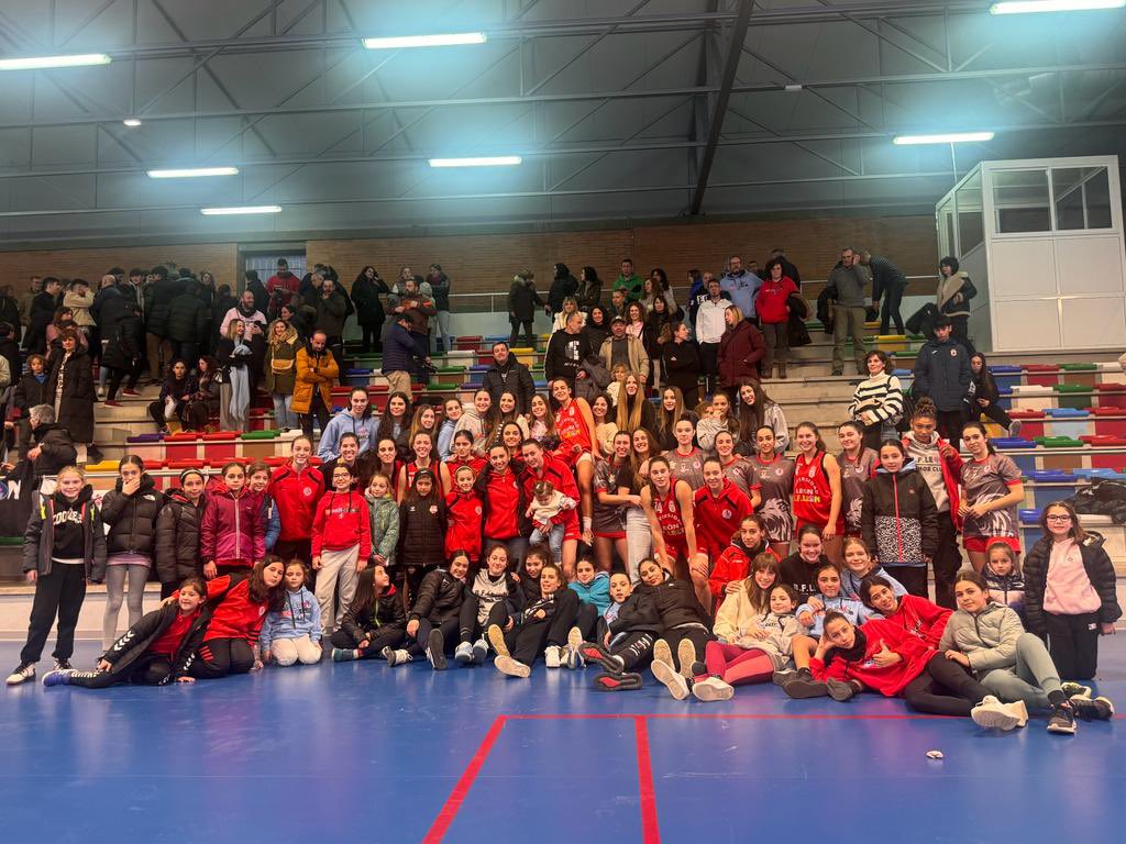 🏀 ¡Victoria en el Derbi Leonés! 🏀

🏆 Resultado Final: 62-51

¡Gran triunfo para Unileon pluscontacto B.F. León en la jornada 12! Nuestro equipo mostró mucha solvencia la segunda parte llevándose una emocionante victoria de 62-51 contra <a href="/LionessBball/">Lioness Team Basketball</a> 
#TrabajoUnicaReceta