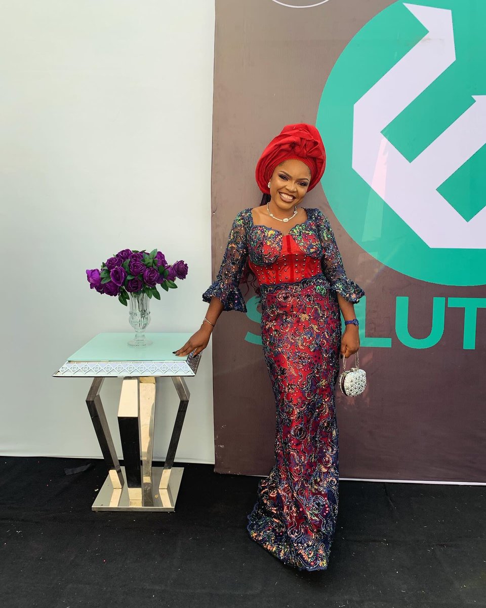 Florrydimples's tweet image. First owambe for the year 🥰💕😁