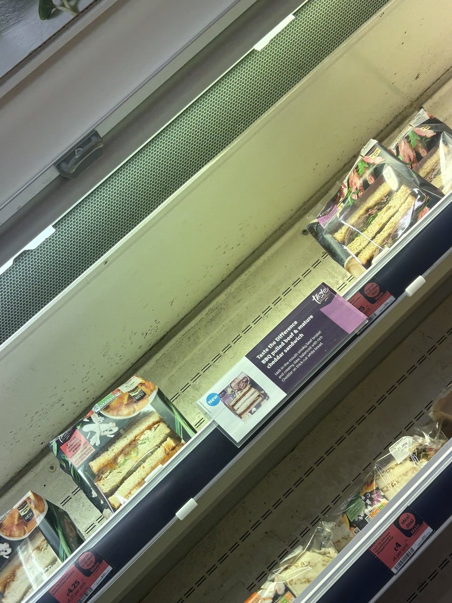 caitlinAwarrior's tweet photo. This is disgusting,  @sainsburys Market st, Huddersfield. The cleaning supplies are on aisle 10 https://t.co/2QjLFxxNba