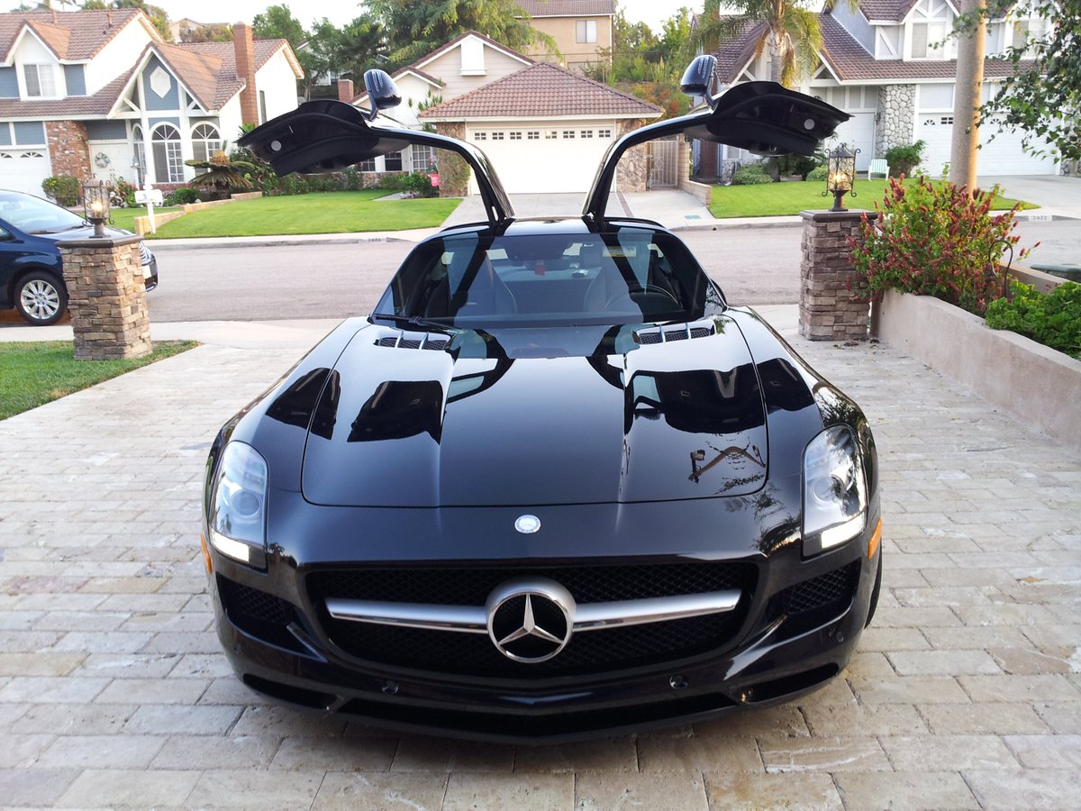 CucusNest's tweet photo. @MercedesBenz YES difficult to pick one they are all so good. 2006 when I went visit my son in this. SLS https://t.co/TXizk6mthG